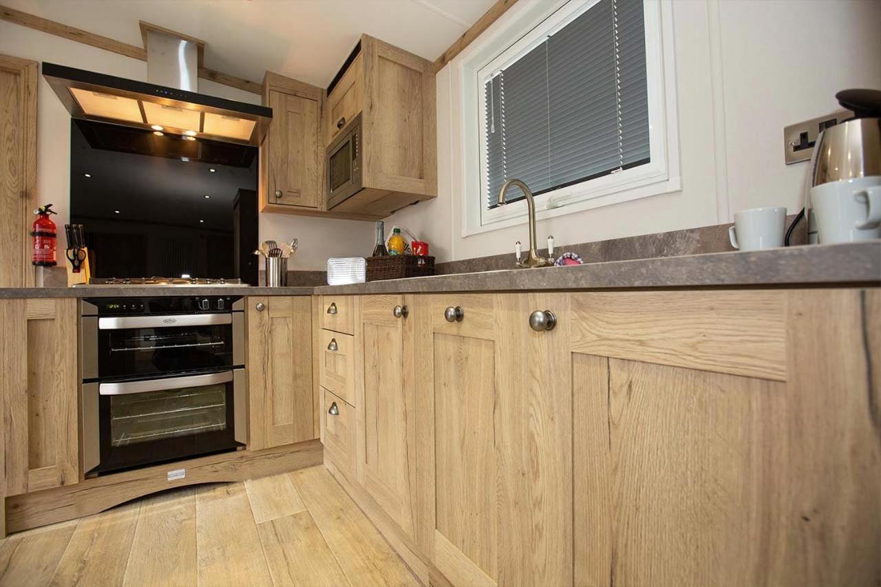 Sandy Balls Holiday Village Fordingbridge Exterior photo